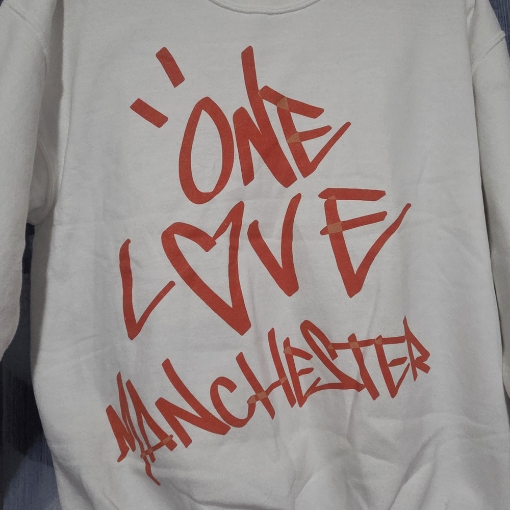 Ariana Grande One Love Manchester Sweatshirt - Picture 7 of 11